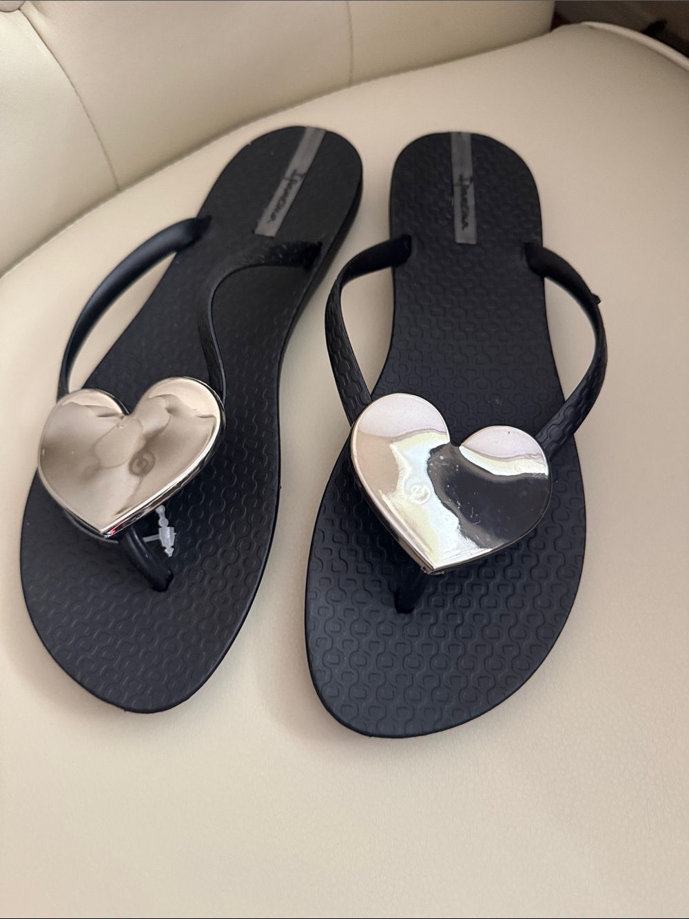 NWOT Ipanema Black Flip Flops with Silver Heart Accent